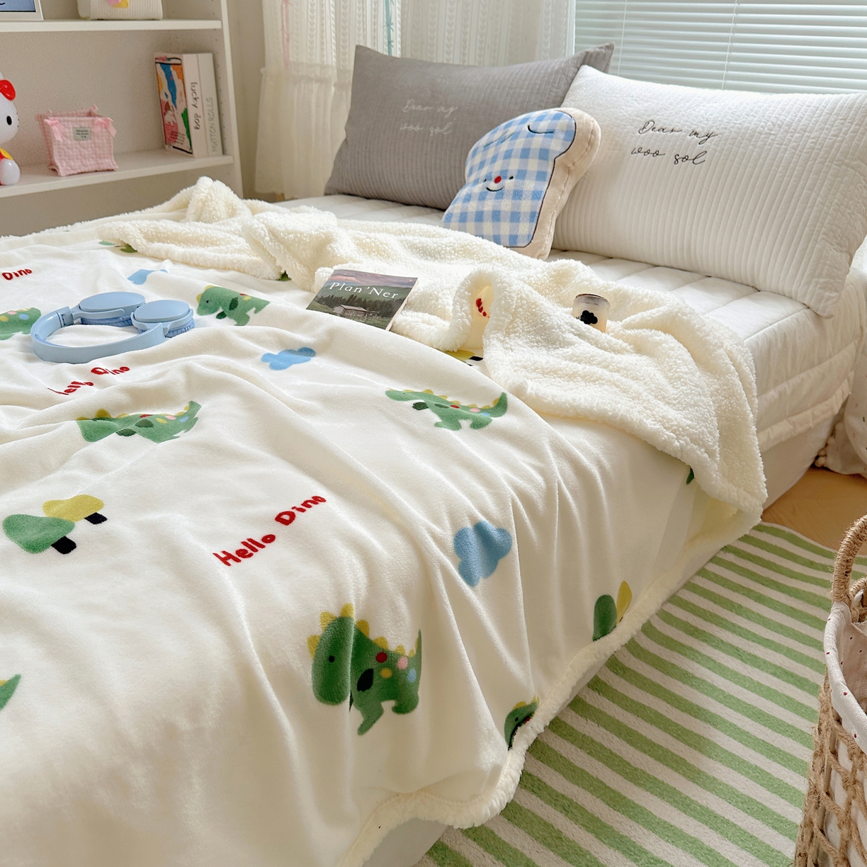 91家纺网 家纺一手货源 找家纺 萝莉家纺 2025新款小清新多功能牛奶绒羊羔绒毛毯毯子午睡毯 小恐龙