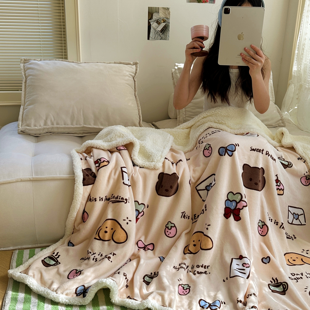 91家纺网 家纺一手货源 找家纺 萝莉家纺 2025新款小清新多功能牛奶绒羊羔绒毛毯毯子午睡毯 元气满满