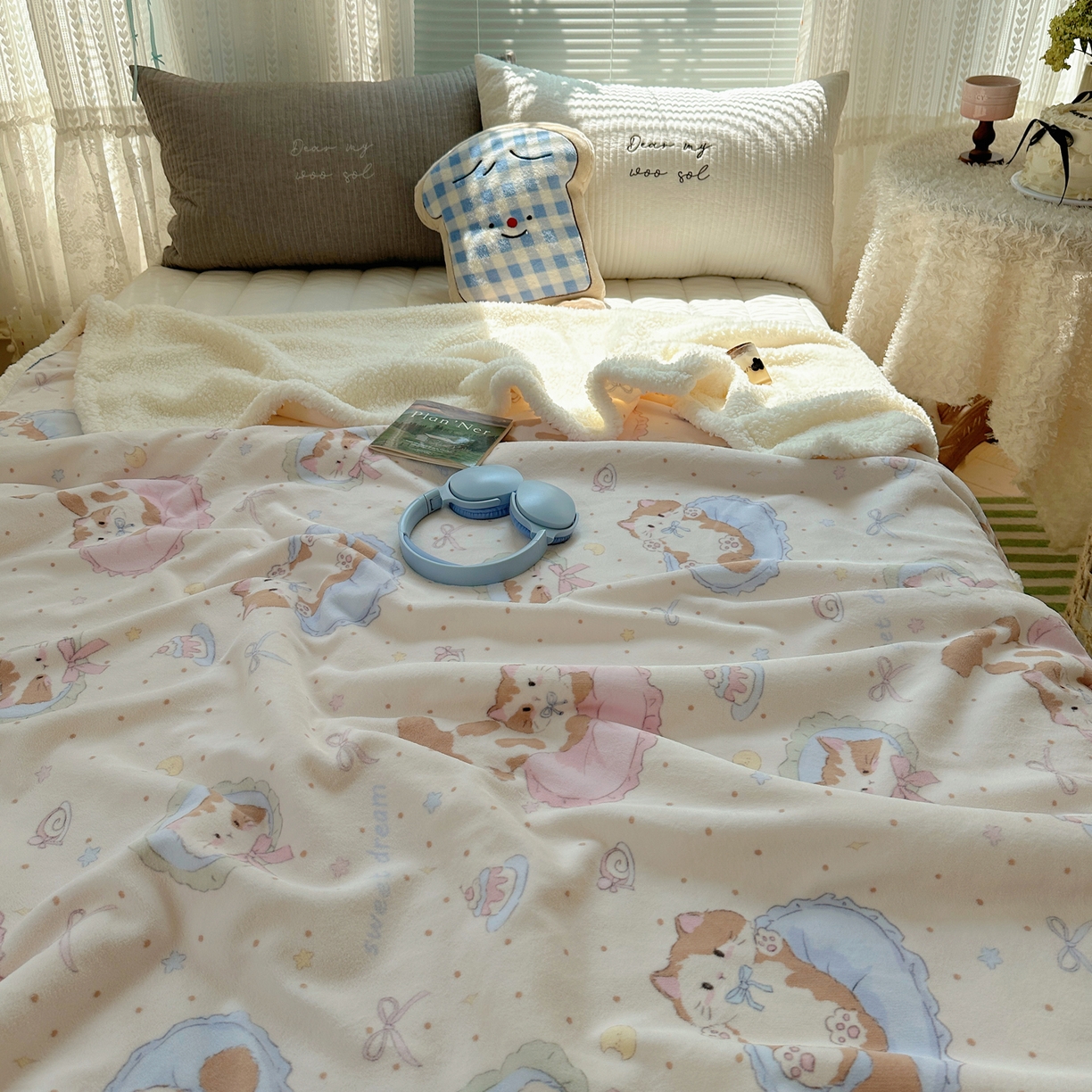 91家纺网 家纺一手货源 找家纺 萝莉家纺 2025新款小清新多功能牛奶绒羊羔绒毛毯毯子午睡毯 做个好梦