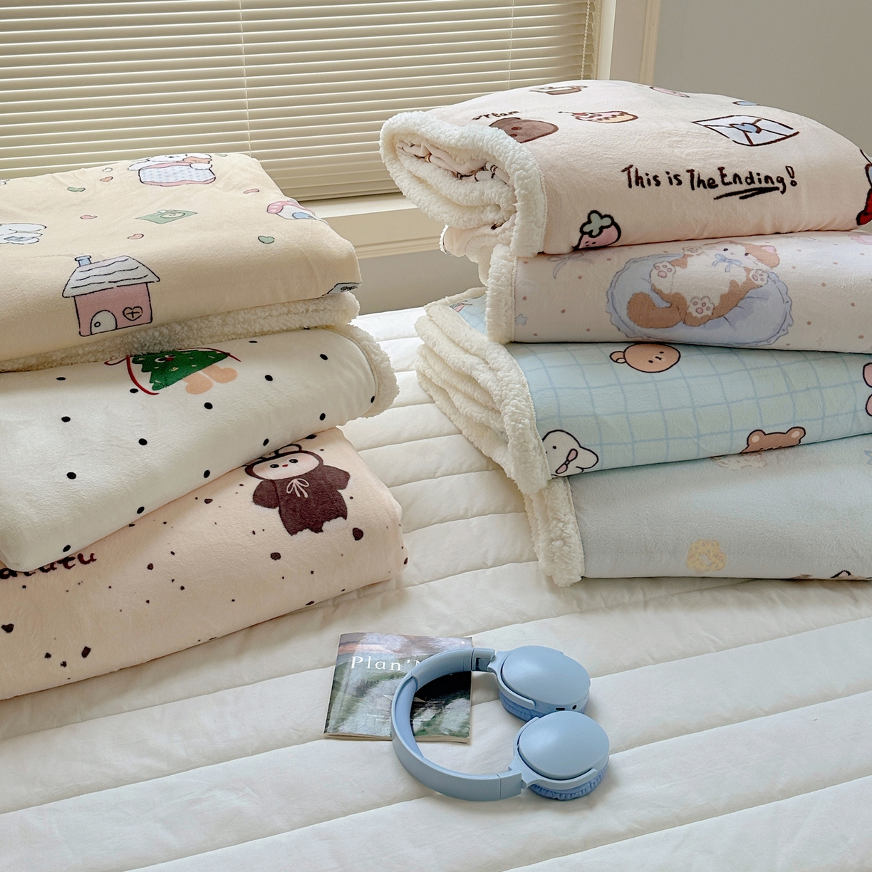 91家纺网 家纺一手货源 找家纺 萝莉家纺 2025新款小清新多功能牛奶绒羊羔绒毛毯毯子午睡毯 组合图仅供展示不可下单