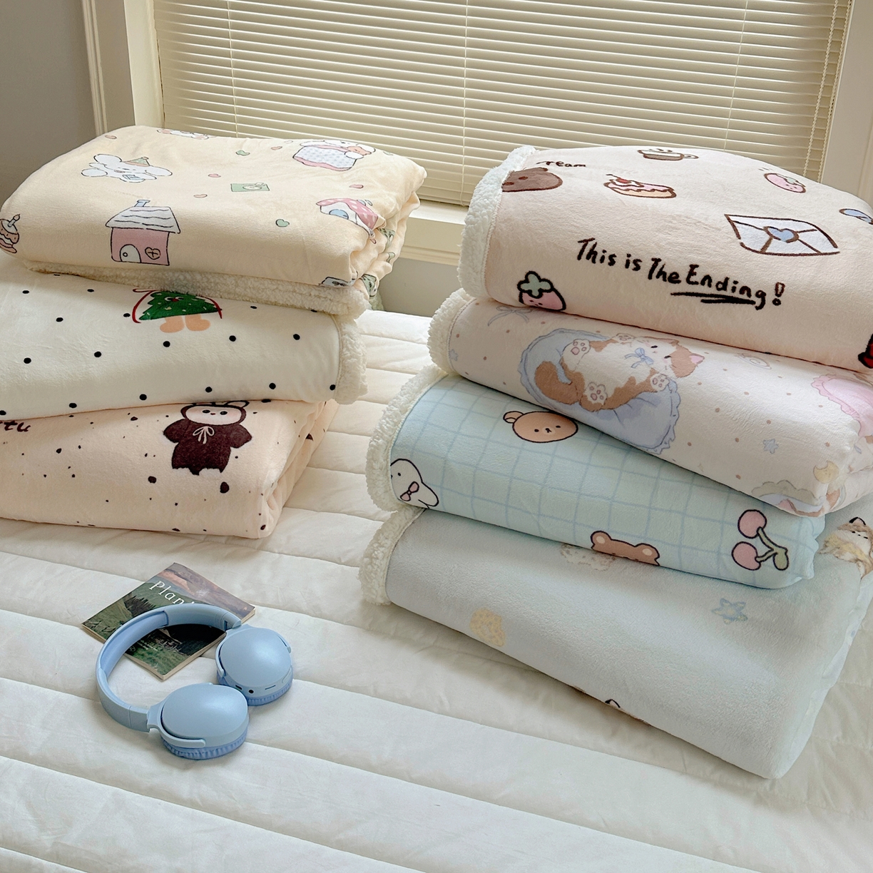 91家纺网 家纺一手货源 找家纺 萝莉家纺 2025新款小清新多功能牛奶绒羊羔绒毛毯毯子午睡毯 组合图仅供展示不可下单