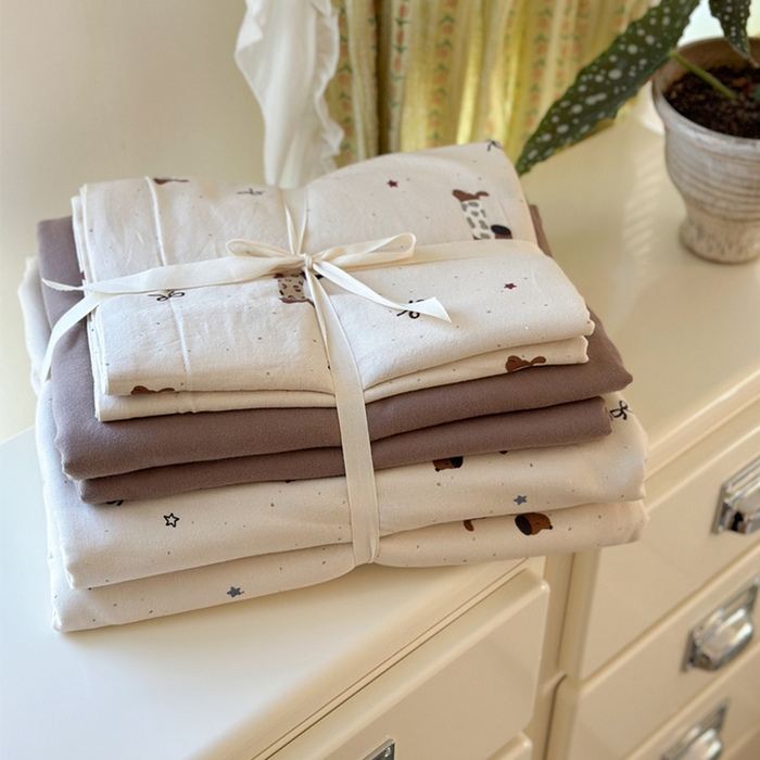 91家纺网 家纺一手货源 找家纺 萝莉家纺 2025新款全棉小清新高品质数码印花磨毛四件套 斑点狗狗