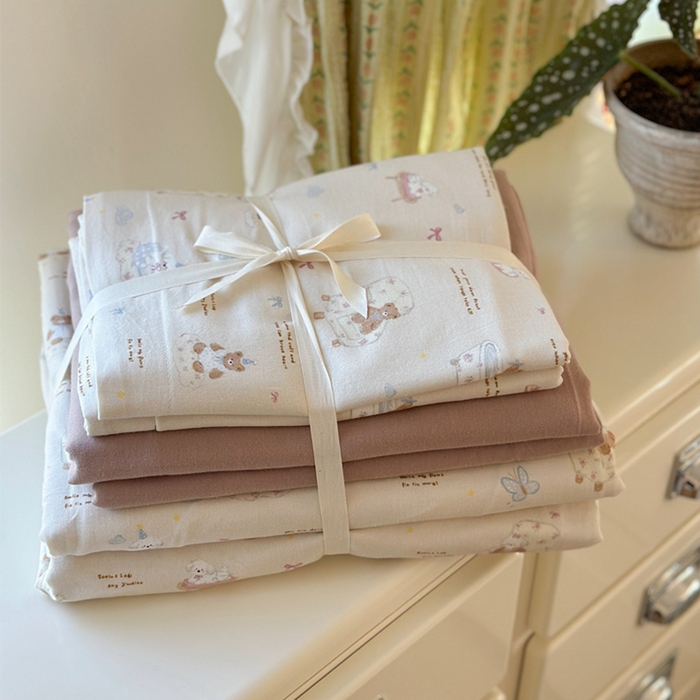 91家纺网 家纺一手货源 找家纺 萝莉家纺 2025新款全棉小清新高品质数码印花磨毛四件套 甜品熊