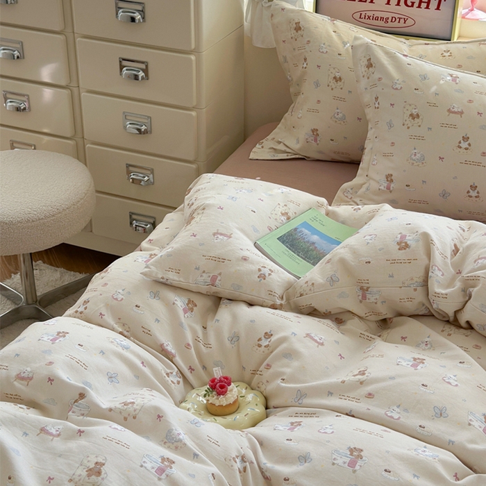 91家纺网 家纺一手货源 找家纺 萝莉家纺 2025新款全棉小清新高品质数码印花磨毛四件套 甜品熊