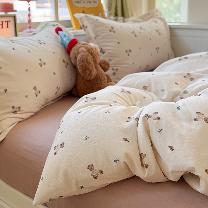 91家纺网 家纺一手货源 找家纺 萝莉家纺 2025新款全棉小清新高品质数码印花磨毛四件套 熊熊日记