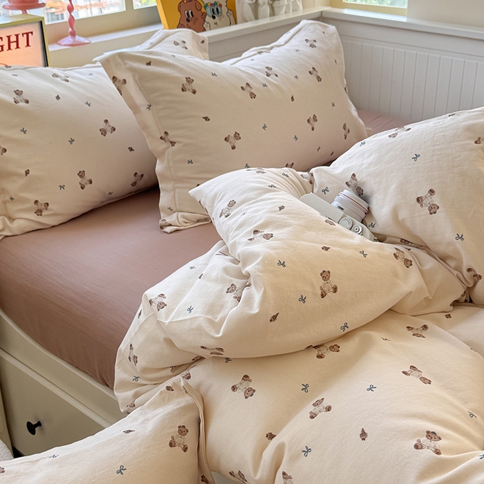 91家纺网 家纺一手货源 找家纺 萝莉家纺 2025新款全棉小清新高品质数码印花磨毛四件套 熊熊日记