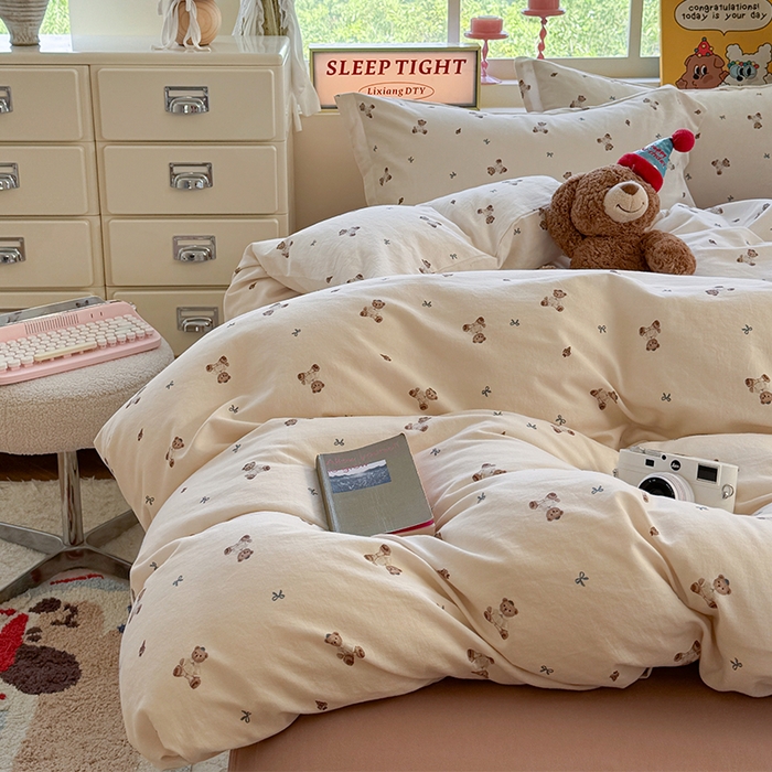 91家纺网 家纺一手货源 找家纺 萝莉家纺 2025新款全棉小清新高品质数码印花磨毛四件套 熊熊日记