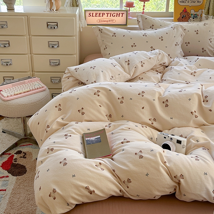 91家纺网 家纺一手货源 找家纺 萝莉家纺 2025新款全棉小清新高品质数码印花磨毛四件套 熊熊日记