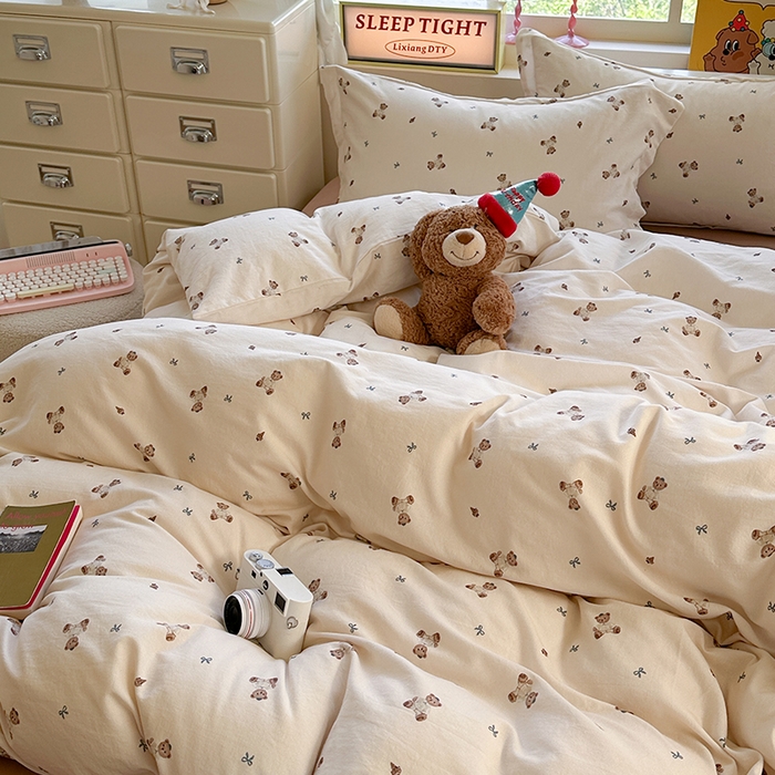 91家纺网 家纺一手货源 找家纺 萝莉家纺 2025新款全棉小清新高品质数码印花磨毛四件套 熊熊日记