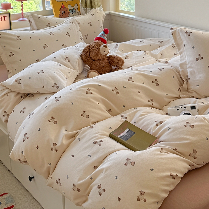 91家纺网 家纺一手货源 找家纺 萝莉家纺 2025新款全棉小清新高品质数码印花磨毛四件套 熊熊日记