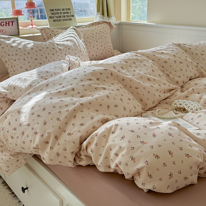 91家纺网 家纺一手货源 找家纺 萝莉家纺 2025新款全棉小清新高品质数码印花磨毛四件套 樱桃多多