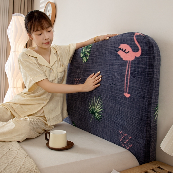 91家纺网 家纺一手货源 找家纺 沐沐家纺 2026新款毛绒印花床头罩 火烈鸟