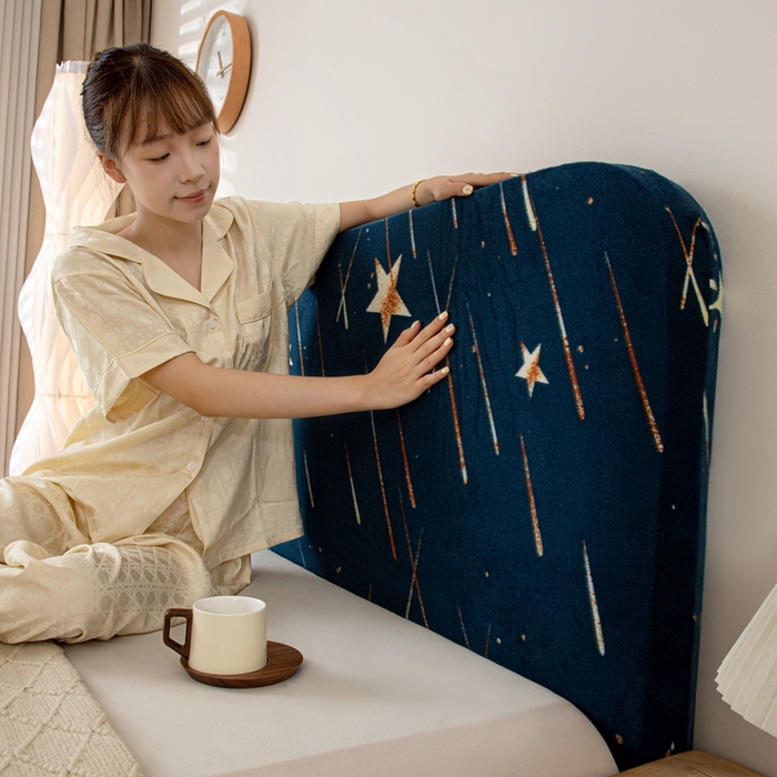 91家纺网 家纺一手货源 找家纺 沐沐家纺 2026新款毛绒印花床头罩 流星雨