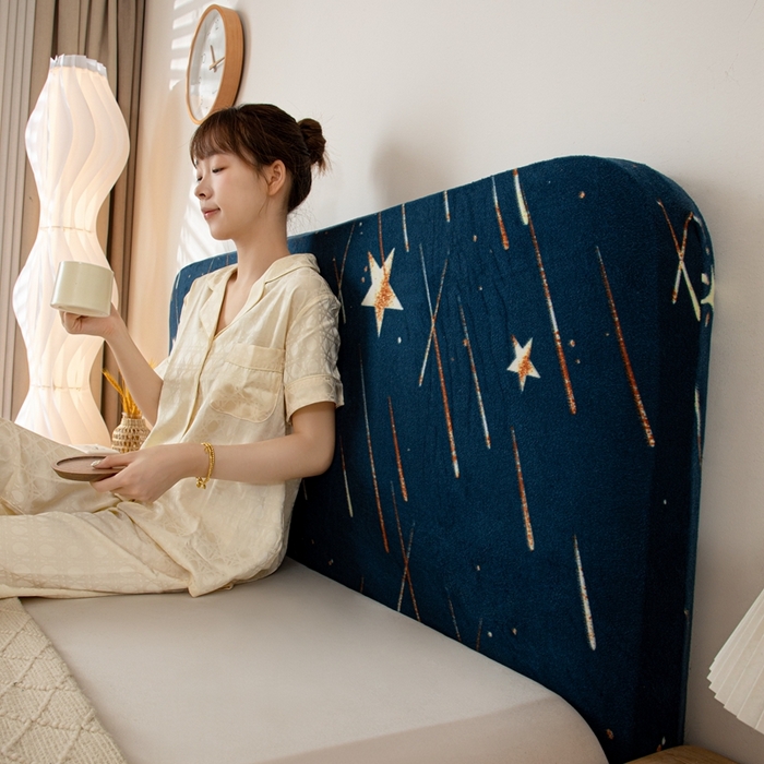 91家纺网 家纺一手货源 找家纺 沐沐家纺 2026新款毛绒印花床头罩 流星雨