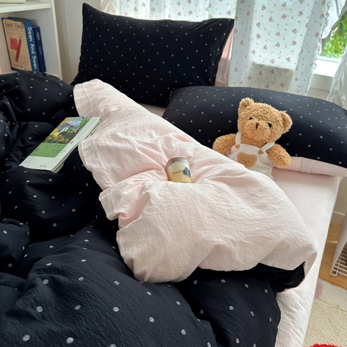 91家纺网 家纺一手货源 找家纺 顾里家纺 2025新款韩系波点云朵棉四件套 黑波点1