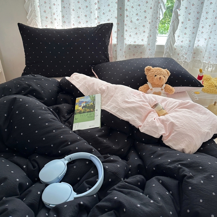 91家纺网 家纺一手货源 找家纺 顾里家纺 2025新款韩系波点云朵棉四件套 黑波点1