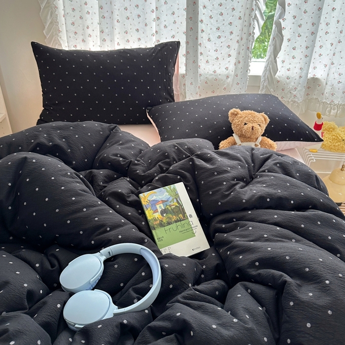 91家纺网 家纺一手货源 找家纺 顾里家纺 2025新款韩系波点云朵棉四件套 黑波点1