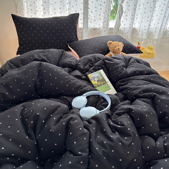 91家纺网 家纺一手货源 找家纺 顾里家纺 2025新款韩系波点云朵棉四件套 黑波点1