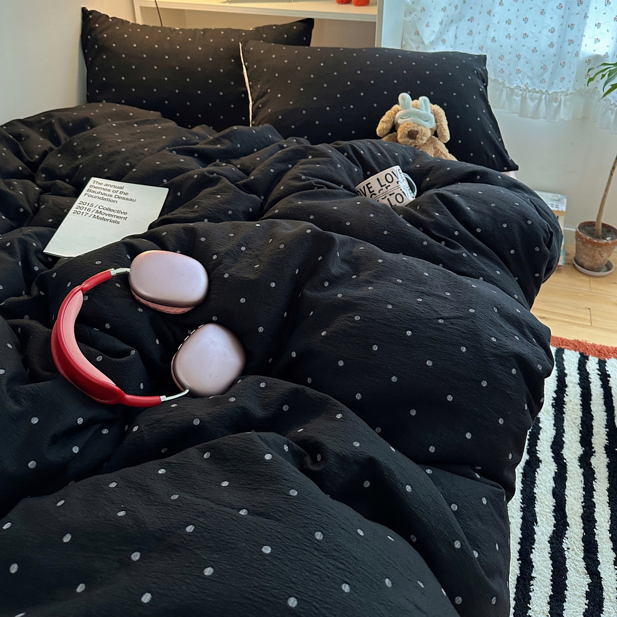 91家纺网 家纺一手货源 找家纺 顾里家纺 2025新款韩系波点云朵棉四件套 黑波点