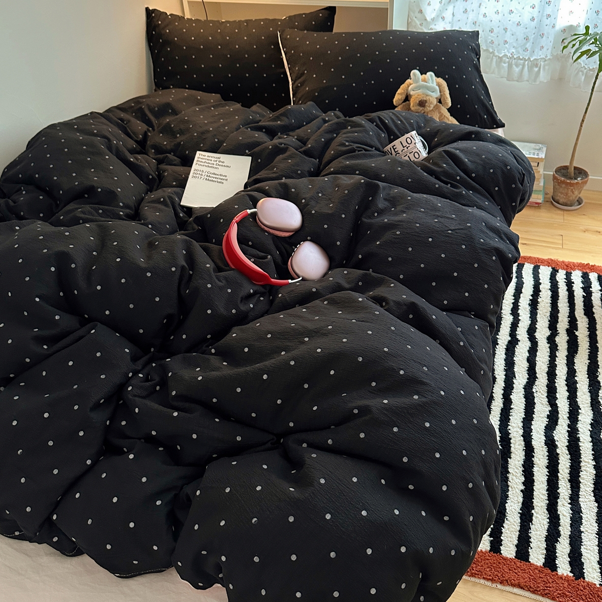 91家纺网 家纺一手货源 找家纺 顾里家纺 2025新款韩系波点云朵棉四件套 黑波点