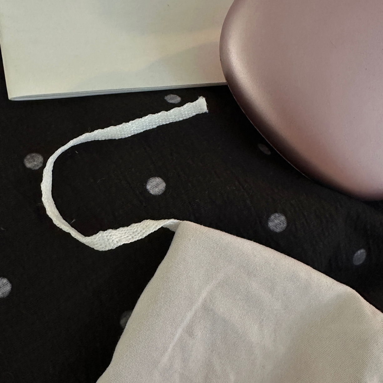 91家纺网 家纺一手货源 找家纺 顾里家纺 2025新款韩系波点云朵棉四件套 黑波点