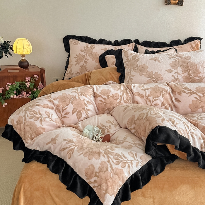 91家纺网 家纺一手货源 找家纺 亿品2025新款直播爆款韩版赫本风高克重牛奶绒四件套床裙款 8.5斤（有买家秀加v） 花影