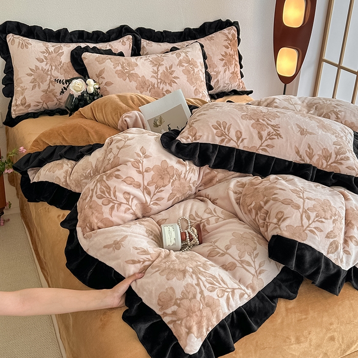 91家纺网 家纺一手货源 找家纺 亿品2025新款直播爆款韩版赫本风高克重牛奶绒四件套床裙款 8.5斤（有买家秀加v） 花影