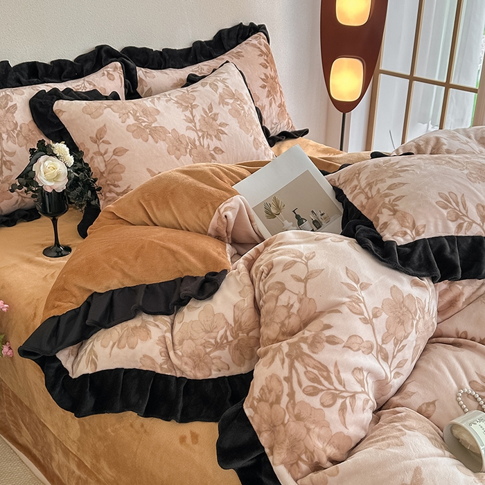 91家纺网 家纺一手货源 找家纺 亿品2025新款直播爆款韩版赫本风高克重牛奶绒四件套床裙款 8.5斤（有买家秀加v） 花影