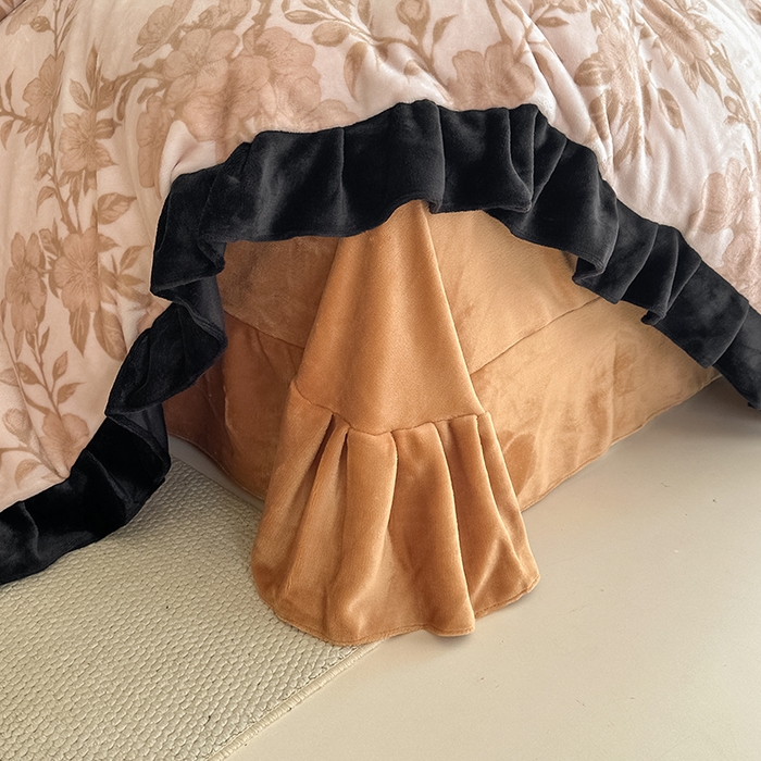 91家纺网 家纺一手货源 找家纺 亿品2025新款直播爆款韩版赫本风高克重牛奶绒四件套床裙款 8.5斤（有买家秀加v） 花影