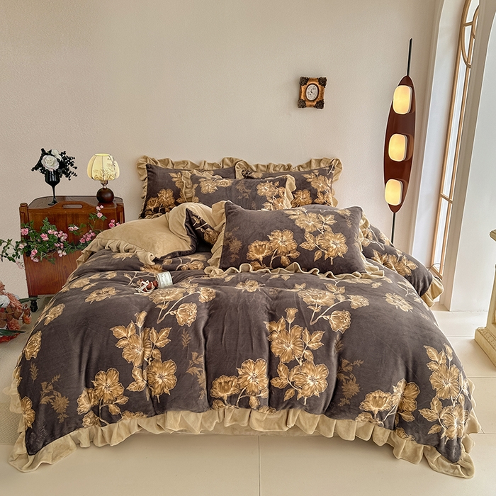 91家纺网 家纺一手货源 找家纺 亿品2025新款直播爆款韩版赫本风高克重牛奶绒四件套床裙款 8.5斤（有买家秀加v） 春枝