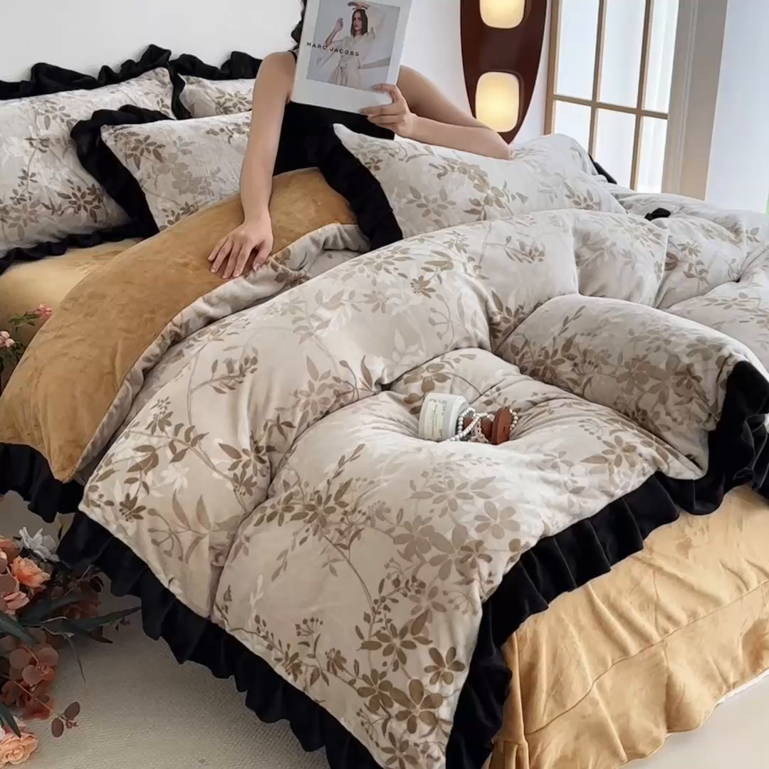 91家纺网 家纺一手货源 找家纺 亿品2025新款直播爆款韩版赫本风高克重牛奶绒四件套床裙款 8.5斤（有买家秀加v） 扶苏