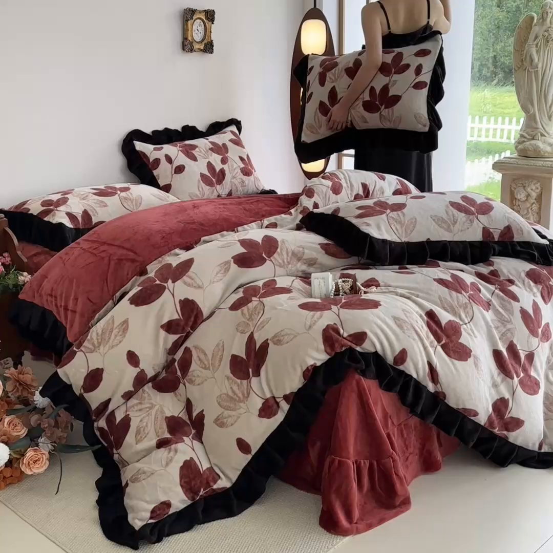 91家纺网 家纺一手货源 找家纺 亿品2025新款直播爆款韩版赫本风高克重牛奶绒四件套床裙款 8.5斤（有买家秀加v） 红叶寄暖