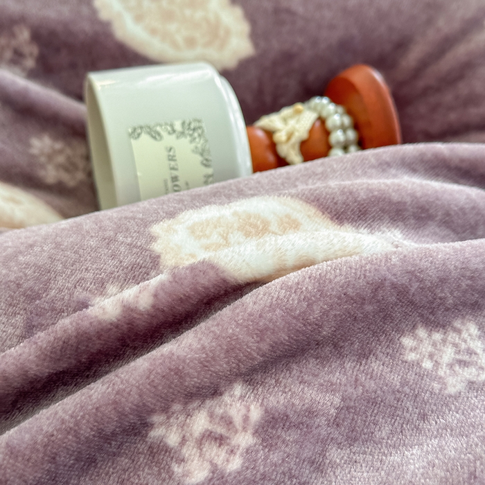 91家纺网 家纺一手货源 找家纺 亿品2025新款直播爆款韩版赫本风高克重牛奶绒四件套床裙款 8.5斤（有买家秀加v） 花浅红