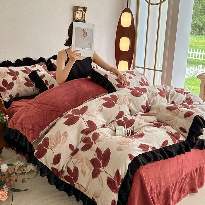 91家纺网 家纺一手货源 找家纺 亿品2025新款直播爆款韩版赫本风高克重牛奶绒四件套床裙款 8.5斤（有买家秀加v） 红叶寄暖