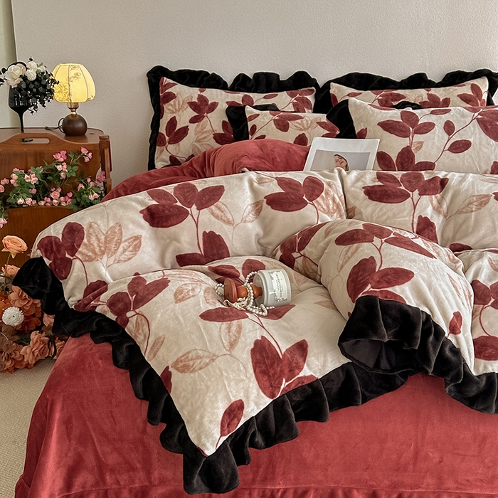 91家纺网 家纺一手货源 找家纺 亿品2025新款直播爆款韩版赫本风高克重牛奶绒四件套床裙款 8.5斤（有买家秀加v） 红叶寄暖