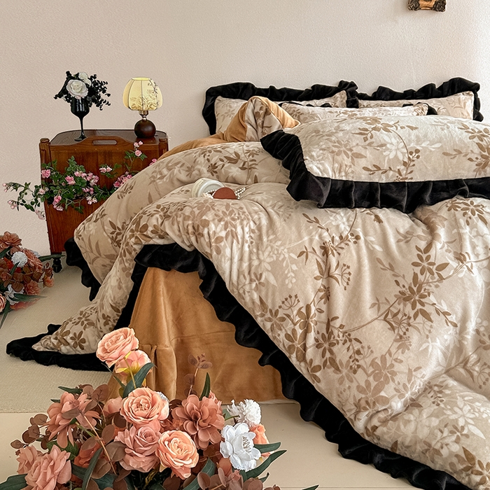 91家纺网 家纺一手货源 找家纺 亿品2025新款直播爆款韩版赫本风高克重牛奶绒四件套床裙款 8.5斤（有买家秀加v） 扶苏