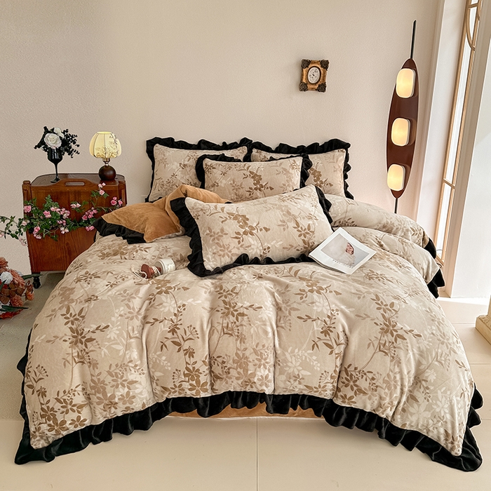 91家纺网 家纺一手货源 找家纺 亿品2025新款直播爆款韩版赫本风高克重牛奶绒四件套床裙款 8.5斤（有买家秀加v） 扶苏