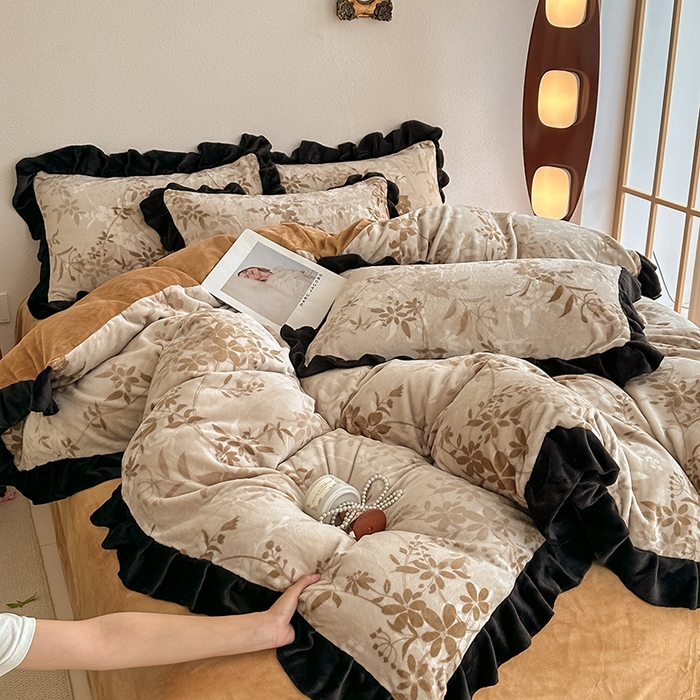 91家纺网 家纺一手货源 找家纺 亿品2025新款直播爆款韩版赫本风高克重牛奶绒四件套床裙款 8.5斤（有买家秀加v） 扶苏