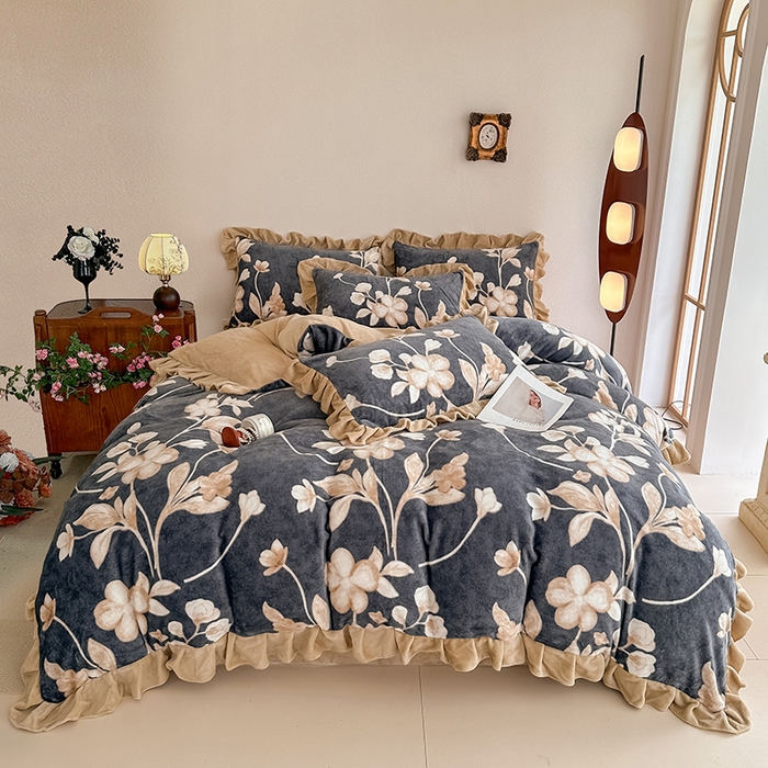 91家纺网 家纺一手货源 找家纺 亿品2025新款直播爆款韩版赫本风高克重牛奶绒四件套床裙款 8.5斤（有买家秀加v） 花语