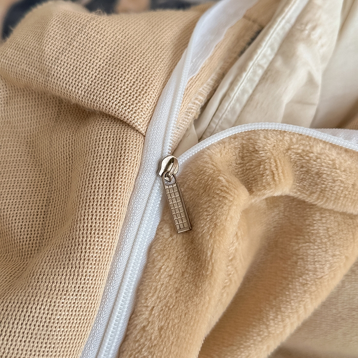 91家纺网 家纺一手货源 找家纺 亿品2025新款直播爆款韩版赫本风高克重牛奶绒四件套床裙款 8.5斤（有买家秀加v） 花语