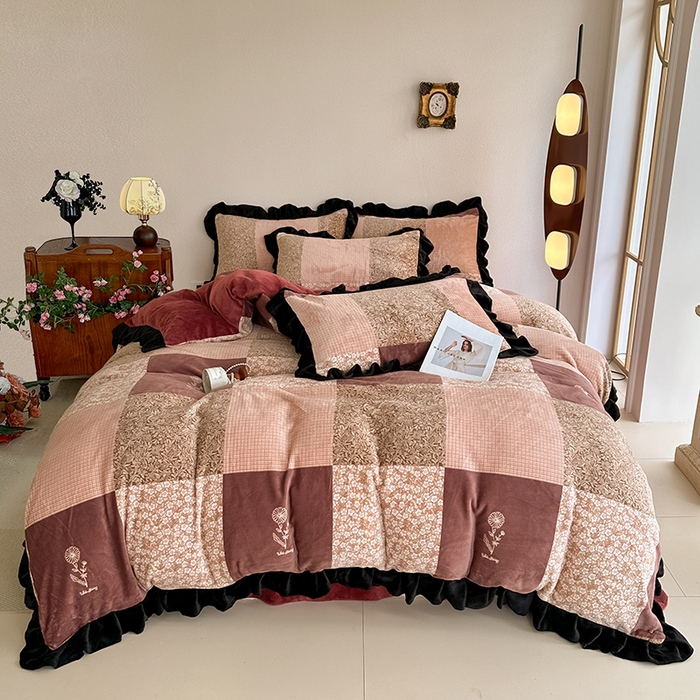 91家纺网 家纺一手货源 找家纺 亿品2025新款直播爆款韩版赫本风高克重牛奶绒四件套床裙款 8.5斤（有买家秀加v） 露娜