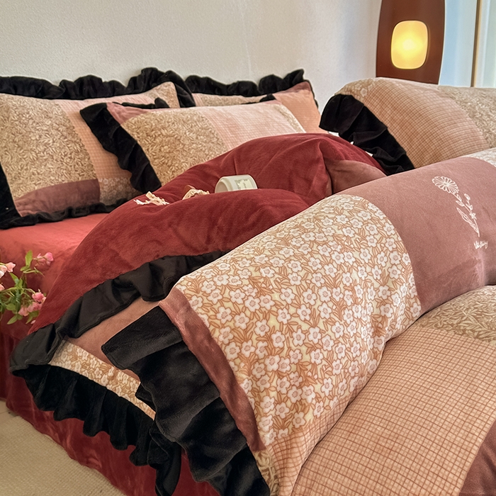 91家纺网 家纺一手货源 找家纺 亿品2025新款直播爆款韩版赫本风高克重牛奶绒四件套床裙款 8.5斤（有买家秀加v） 露娜