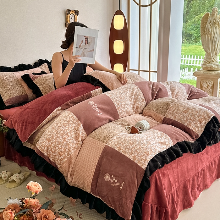 91家纺网 家纺一手货源 找家纺 亿品2025新款直播爆款韩版赫本风高克重牛奶绒四件套床裙款 8.5斤（有买家秀加v） 露娜