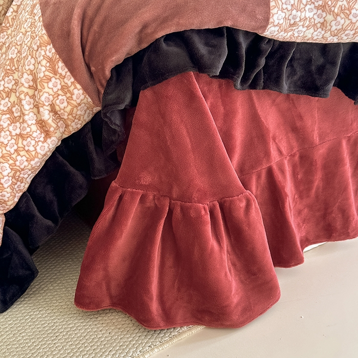 91家纺网 家纺一手货源 找家纺 亿品2025新款直播爆款韩版赫本风高克重牛奶绒四件套床裙款 8.5斤（有买家秀加v） 露娜