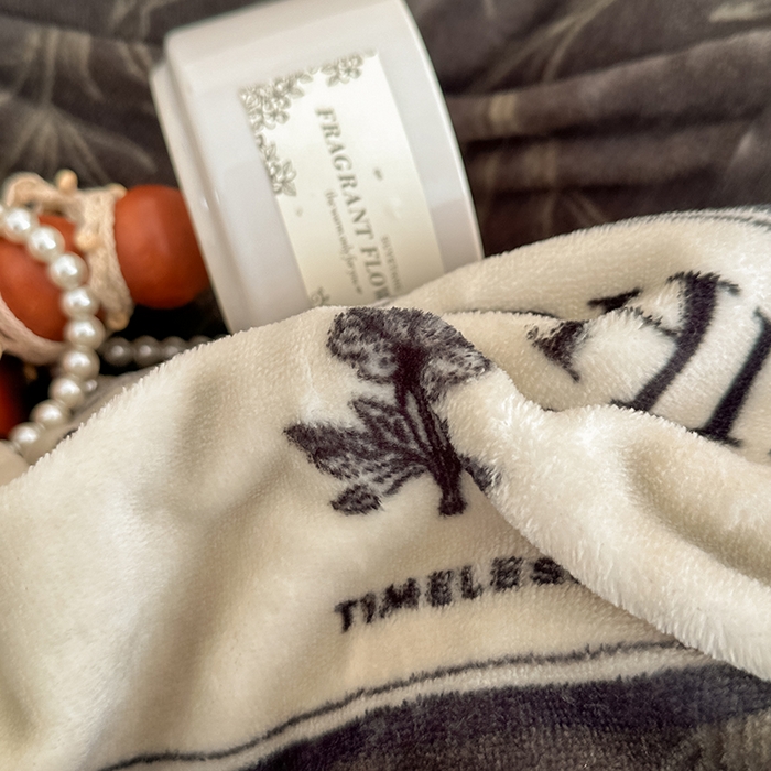 91家纺网 家纺一手货源 找家纺 亿品2025新款直播爆款韩版赫本风高克重牛奶绒四件套床裙款 8.5斤（有买家秀加v） 摩登时代