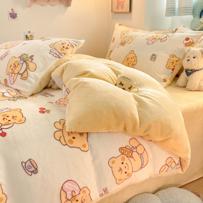 91家纺网 家纺一手货源 找家纺 莱米家纺 2025新款小版牛奶绒印花四件套系列 爱心小熊