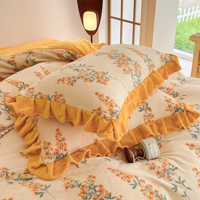 91家纺网 家纺一手货源 找家纺 亿品2025新款直播爆款韩版赫本风高克重牛奶绒四件套床裙款 8.5斤（有买家秀加v） 知秋