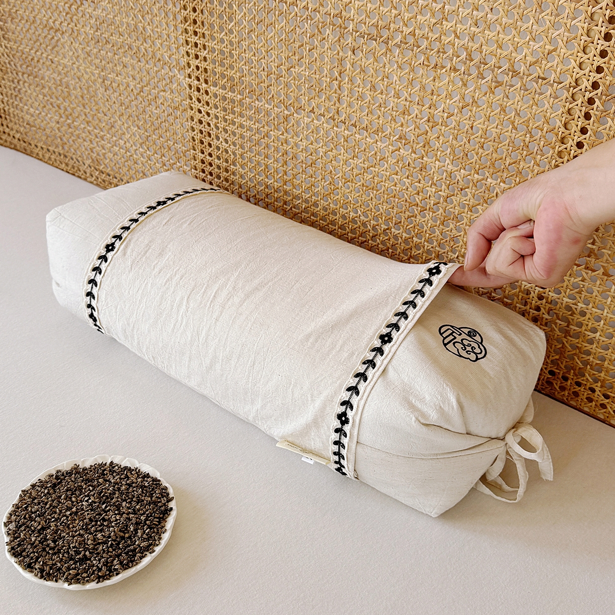 91家纺网 家纺一手货源 找家纺 （总）佳合枕芯 2025新款棉麻国风刺绣荞麦枕(一枕两用） 枕头枕芯