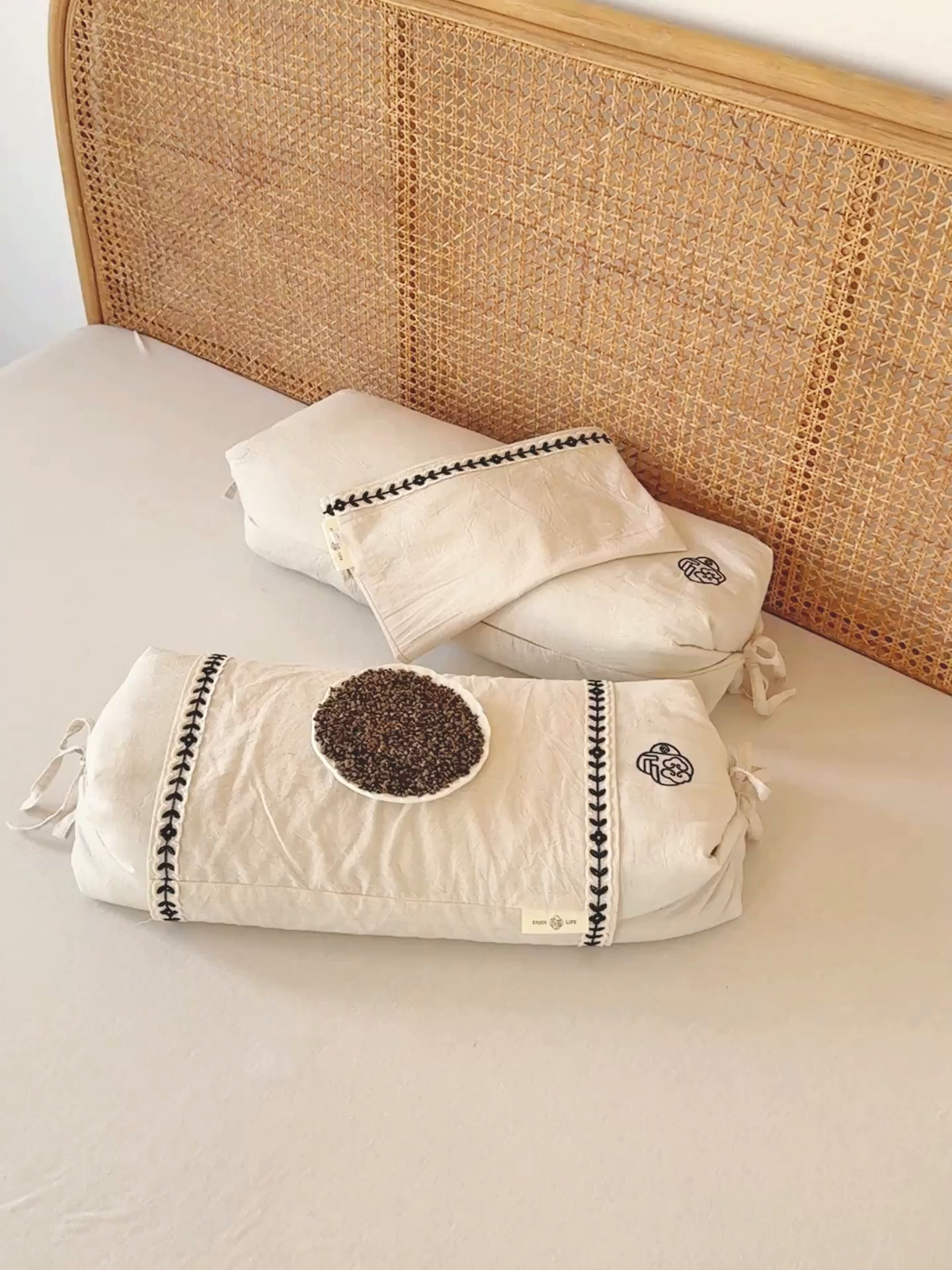 91家纺网 家纺一手货源 找家纺 （总）佳合枕芯 2025新款棉麻国风刺绣荞麦枕(一枕两用） 枕头枕芯