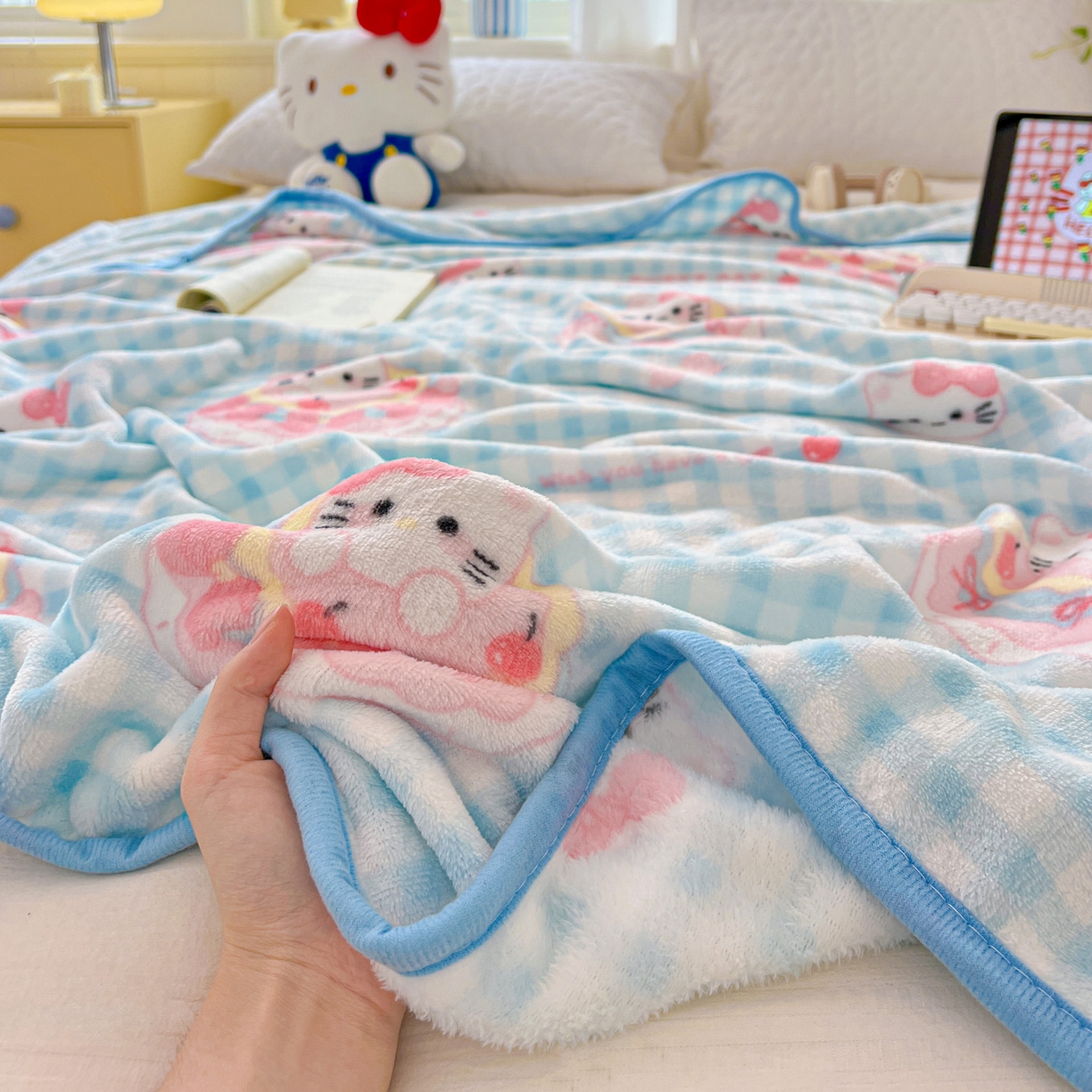 91家纺网 家纺一手货源 找家纺 （总）富米莱（原臻工厂） 2025新款正版授权三丽鸥高克重卡通牛奶绒毛毯多功能毯子盖毯一搭配亮色包边